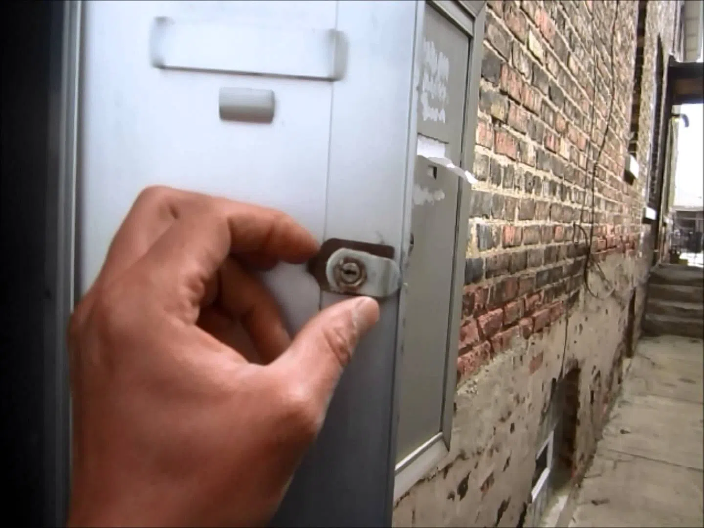 Leesburg Locksmith Service Leesburg, VA 703-445-3538 - apartment-lock-change